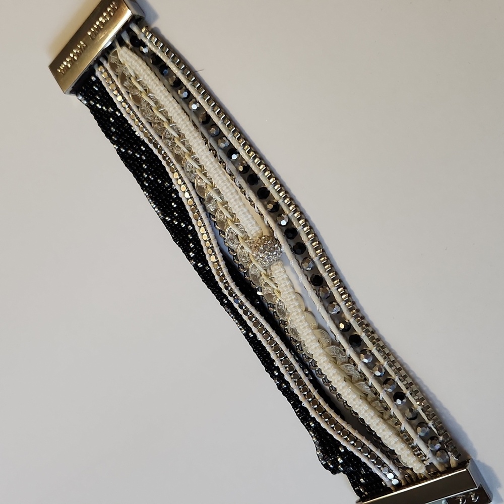 Victoria Emerson clasp bracelet